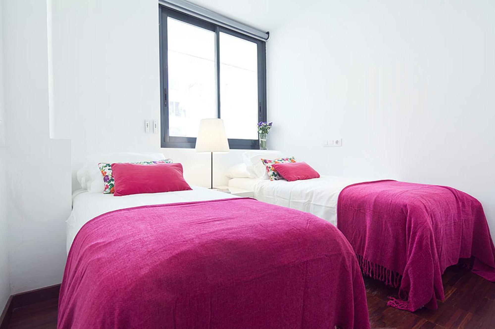 Apartment Barcelona Rentals - Private Pool And Garden Center الغرفة الصورة
