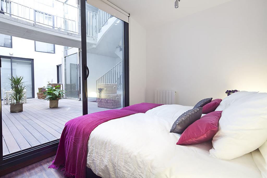 Apartment Barcelona Rentals - Private Pool And Garden Center المظهر الخارجي الصورة